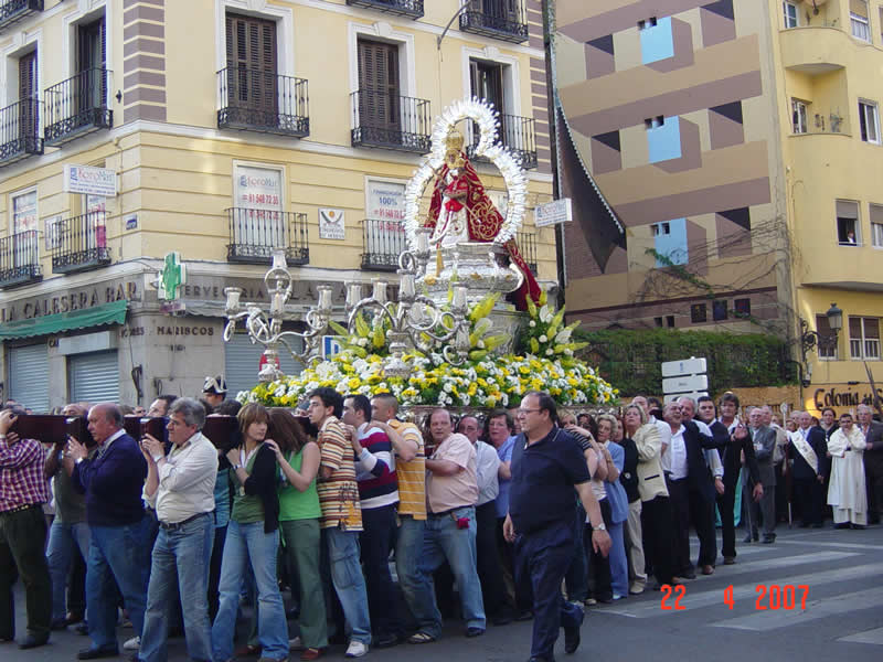 IMAGEN DANDO  LA VUELTA EN LA CALLE MAYOR