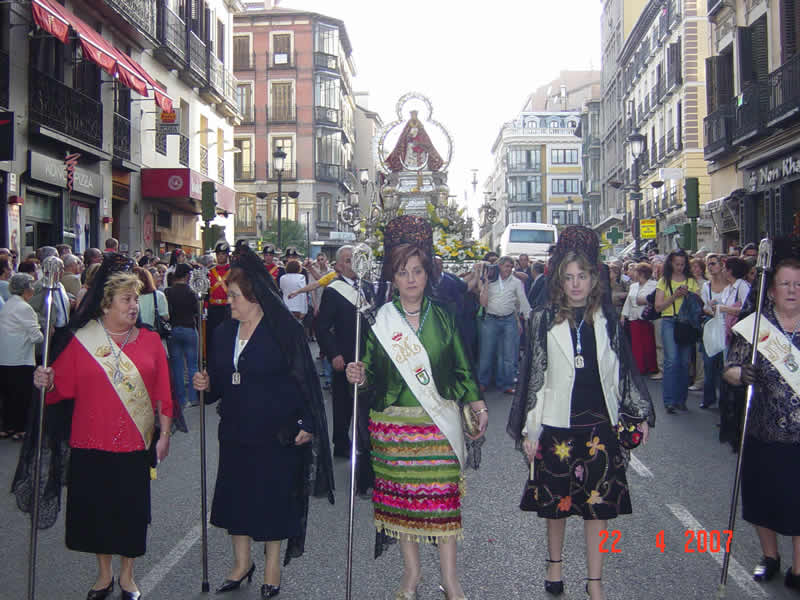 PROCESI&Oacute;N POR LA CALLE MAYOR